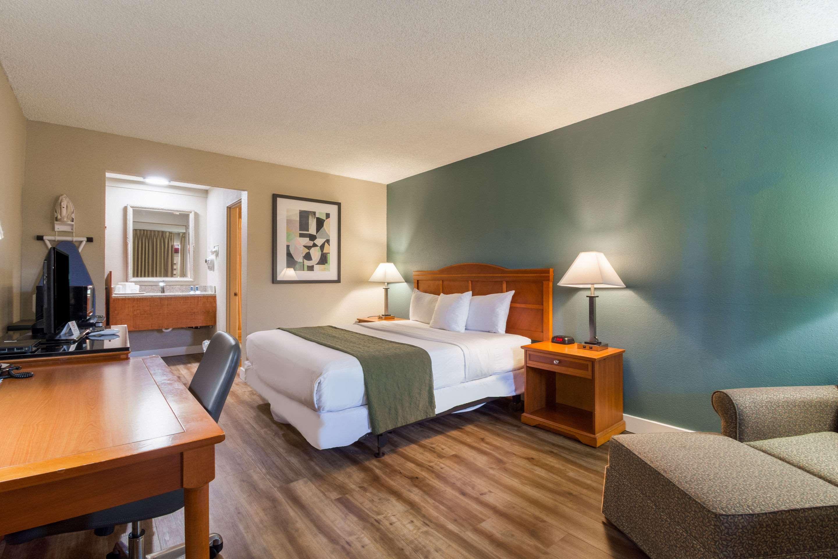 Rodeway Inn Portland Airport Екстер'єр фото