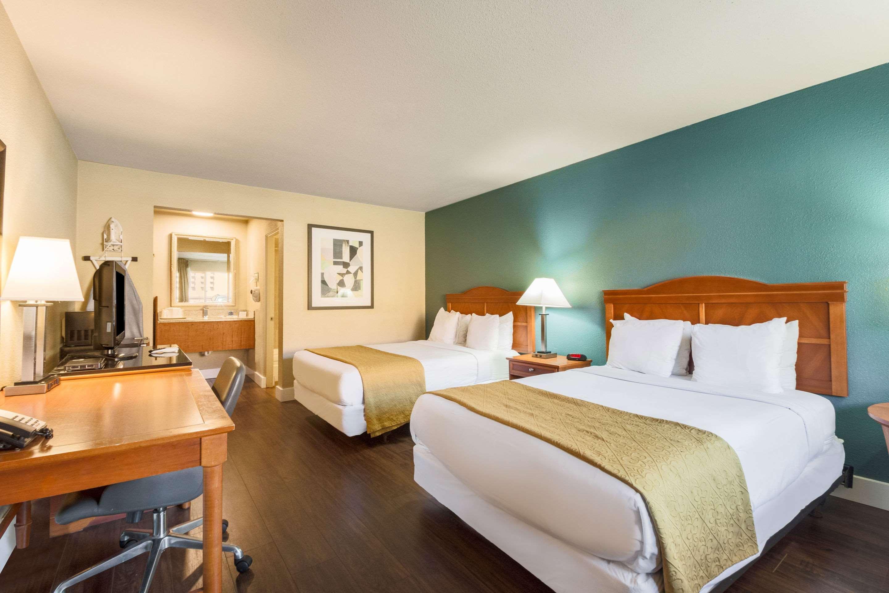 Rodeway Inn Portland Airport Екстер'єр фото