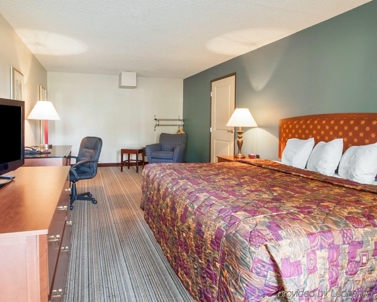 Rodeway Inn Portland Airport Екстер'єр фото